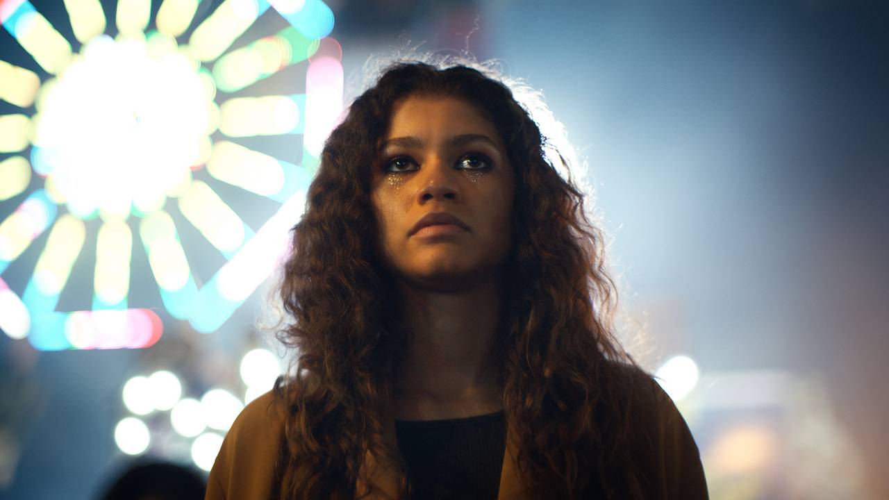 MV5BNzIzOWIxZTAtYWE5NS00YjYwLTg5YTktNmI1YzAxYjUxNTk3XkEyXkFqcGc@._V1_ O FIM DA ESPERA: GRAVAÇÕES DA TERCEIRA TEMPORADA DE 'EUPHORIA' SÃO OFICIALMENTE ENCERRADAS